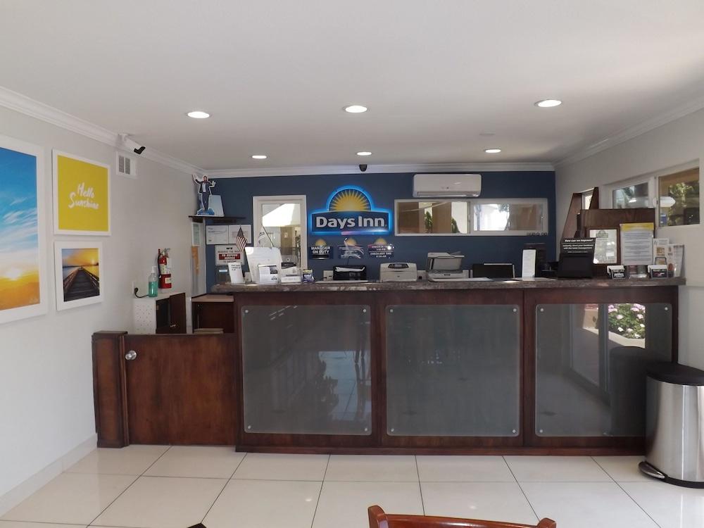 Days Inn & Suites Sdsu - La Mesa - San Diego Buitenkant foto